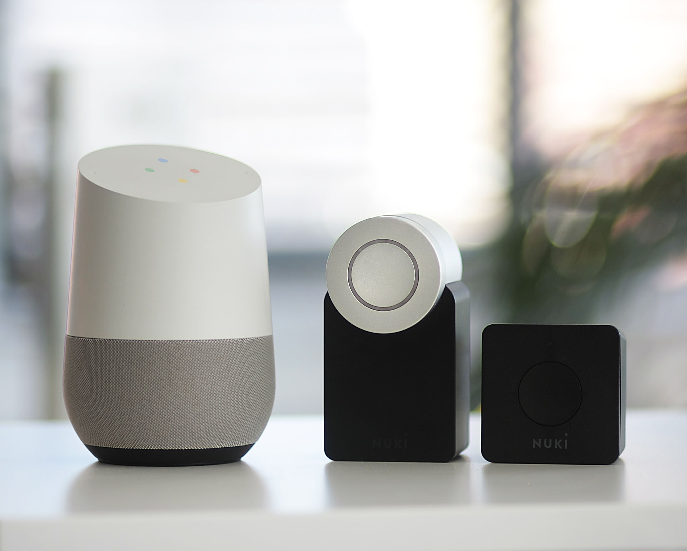 In-Room control, voice assistant, smart key con Manet
